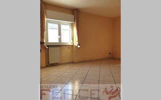 Elegante Quadrilocale in Parco – Comodità e Servizi