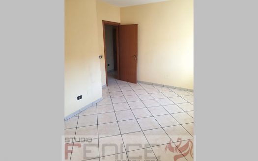 Elegante Quadrilocale in Parco – Comodità e Servizi