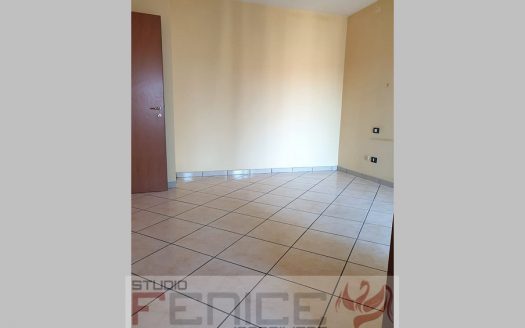 Elegante Quadrilocale in Parco – Comodità e Servizi