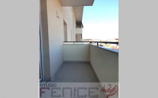 Elegante Quadrilocale in Parco – Comodità e Servizi