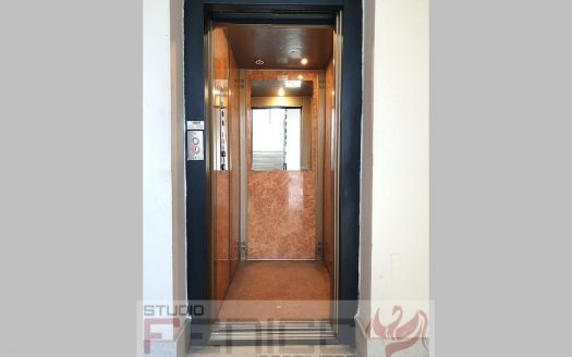 Elegante Quadrilocale in Parco – Comodità e Servizi