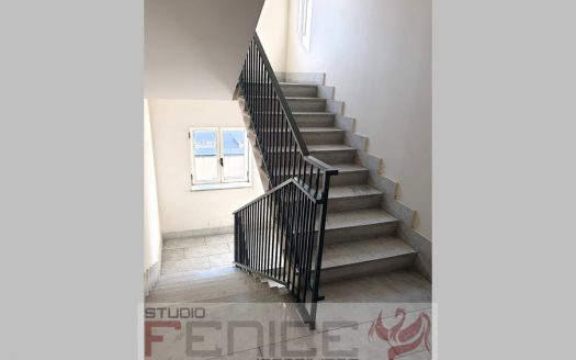 Elegante Quadrilocale in Parco – Comodità e Servizi