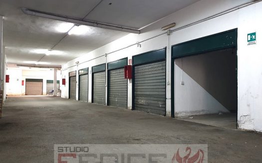 Elegante Quadrilocale in Parco – Comodità e Servizi