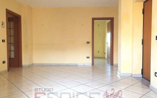 Elegante Quadrilocale in Parco – Comodità e Servizi