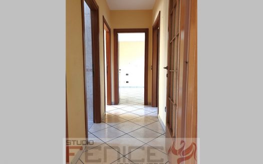 Elegante Quadrilocale in Parco – Comodità e Servizi