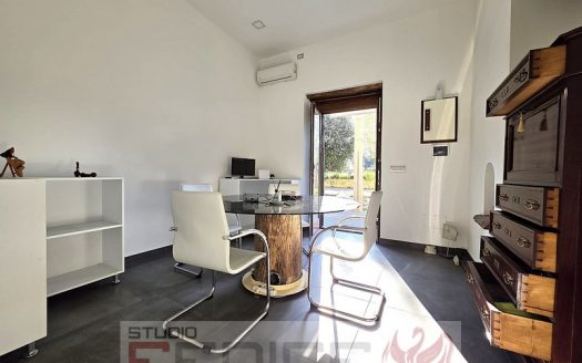 Teverola Via Roma, Ufficio/Studio Fronte Strada