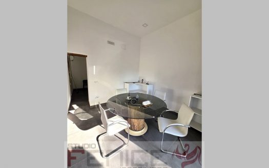 Teverola Via Roma, Ufficio/Studio Fronte Strada