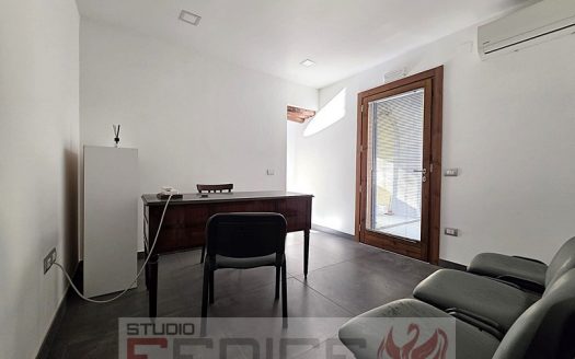 Teverola Via Roma, Ufficio/Studio Fronte Strada