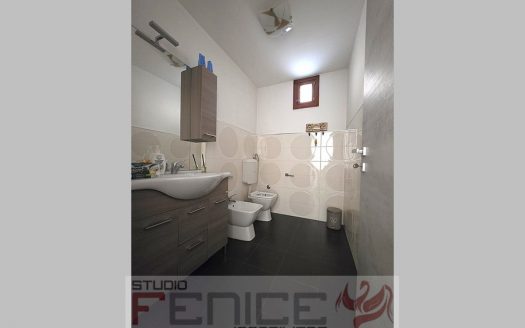 Teverola Via Roma, Ufficio/Studio Fronte Strada