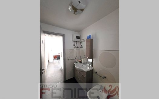 Teverola Via Roma, Ufficio/Studio Fronte Strada